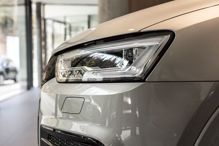 Kraftvolle Eleganz: der Audi Q3 Sportback - Auto Mathis AG · St